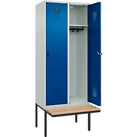 Kleiderspind C+P Evolo Plus, 2 Abteile à 400 mm Breite, schwebende Sitzbank, B 800 x T 815 x H 2120 mm, Drehriegel, lichtgrau/enzianblau
