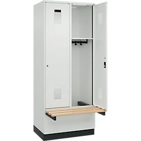Kleiderspind C+P Evolo Plus, 2 Abteile à 400 mm Breite, Sockel, schwebende Sitzbank, B 800 x T 815 x H 1950 mm, Zylinder, lichtgrau/lichtgrau