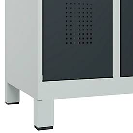 Kleiderspind C+P Evolo Plus, 3 Abteile, 300 mm Abteilbreite, mit Füßen, Drehriegel, B 900 x T 500 x H 1950 mm, lichtgrau/anthrazitgrau