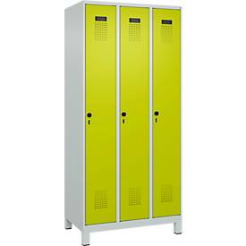 Kleiderspind C+P Evolo Plus, 3 Abteile, 300 mm Abteilbreite, mit Füßen, Drehriegel, B 900 x T 500 x H 1950 mm, lichtgrau/clowngrün