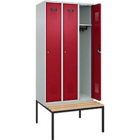 Kleiderspind C+P Evolo Plus, 3 Abteile, 300 mm Abteilbreite, mit untergebauter Sitzbank, B 900 x T 815 x H 2120 mm, Zylinder, lichtgrau/rubinrot