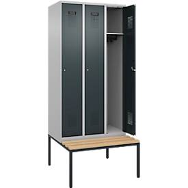 Kleiderspind C+P Evolo Plus, 3 Abteile, 300 mm Abteilbreite, mit untergebauter Sitzbank, B 900 x T 815 x H 2120 mm, Zylinder, weißaluminium/anthrazitgrau
