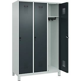 Kleiderspind C+P Evolo Plus, 3 Abteile, 400 mm Abteilbreite, mit Füßen, Anschlag rechts, B 1200 x T 500 x H 1950 mm, Drehriegel, lichtgrau/anthrazitgrau