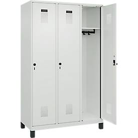 Kleiderspind C+P Evolo Plus, 3 Abteile, 400 mm Abteilbreite, mit Füßen, Anschlag rechts, B 1200 x T 500 x H 1950 mm, Drehriegel, lichtgrau/lichtgrau