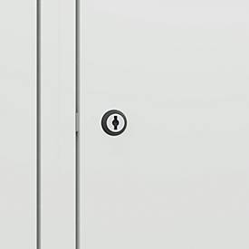 Kleiderspind C+P Evolo Plus, 3 Abteile, 400 mm Abteilbreite, mit Füßen, Anschlag rechts, B 1200 x T 500 x H 1950 mm, Zylinder, lichtgrau/lichtgrau