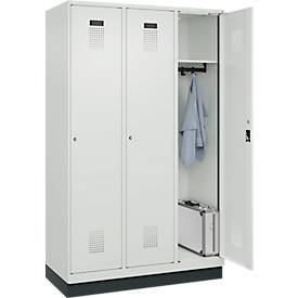 Kleiderspind C+P Evolo Plus, 3 Abteile, 400 mm Abteilbreite, mit Sockel, Anschlag rechts, B 1200 x T 500 x H 1950 mm, Zylinder, lichtgrau/lichtgrau
