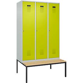 Kleiderspind C+P Evolo Plus, 3 Abteile, 400 mm Abteilbreite, mit untergebauter Sitzbank, B 1200 x T 815 x H 2120 mm, Zylinder, lichtgrau/clowngrün