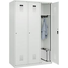 Kleiderspind C+P Evolo Plus, 3 Abteile, 400 mm breit, Zylinderschloss, Soft-Anschlag, B 1.200 x T 500 x H 1.850 m, lichtgrau/lichtgrau