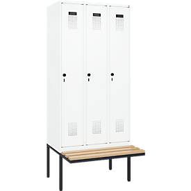 Kleiderspind C+P Evolo Plus, 3 Abteile à 300 mm Breite, schwebende Sitzbank, B 900 x T 815 x H 2120 mm, Drehriegel, verkehrsweiß/verkehrsweiß