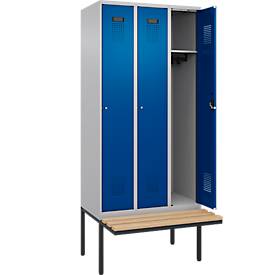 Kleiderspind C+P Evolo Plus, 3 Abteile à 300 mm Breite, schwebende Sitzbank, B 900 x T 815 x H 2120 mm, Zylinder, weißaluminium/enzianblau