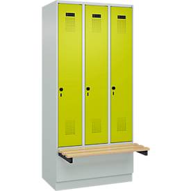 Kleiderspind C+P Evolo Plus, 3 Abteile à 300 mm Breite, Sockel, schwebende Sitzbank, B 900 x T 815 x H 1950 mm, Drehriegel, lichtgrau/clowngrün