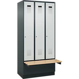 Kleiderspind C+P Evolo Plus, 3 Abteile à 300 mm Breite, Sockel, schwebende Sitzbank, B 900 x T 815 x H 1950 mm, Zylinder, anthrazitgrau/lichtgrau