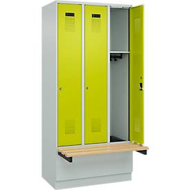 Kleiderspind C+P Evolo Plus, 3 Abteile à 300 mm Breite, Sockel, schwebende Sitzbank, B 900 x T 815 x H 1950 mm, Zylinder, lichtgrau/clowngrün