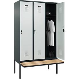 Kleiderspind C+P Evolo Plus, 3 Abteile à 400 mm Breite, schwebende Sitzbank, B 1200 x T 815 x H 2120 mm, Drehriegel, anthrazitgrau/lichtgrau