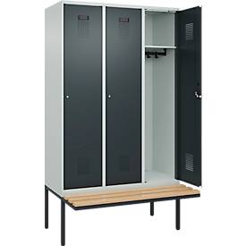 Kleiderspind C+P Evolo Plus, 3 Abteile à 400 mm Breite, schwebende Sitzbank, B 1200 x T 815 x H 2120 mm, Zylinder, lichtgrau/anthrazitgrau