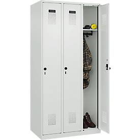 Kleiderspind C+P Evolo Plus, 3 Abteile, Anschlag rechts, Sicherheits-Drehriegel, B 900 x T 500 x H 1850 mm, lichtgrau/lichtgrau
