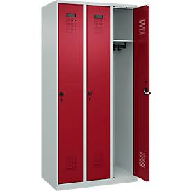 Kleiderspind C+P Evolo Plus, 3 Abteile, Anschlag rechts, Sicherheits-Drehriegel, B 900 x T 500 x H 1850 mm, lichtgrau/rubinrot