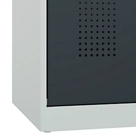 Kleiderspind C+P Evolo Plus, 3 Abteile, Anschlag rechts, Zylinderschloss, B 900 x T 500 x H 1850 mm, lichtgrau/anthrazitgrau