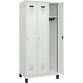 Kleiderspind C+P Evolo Plus, 3 Abteile, Anschlag rechts, Zylinderschloss, B 900 x T 500 x H 1950 mm, lichtgrau/lichtgrau