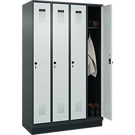 Kleiderspind C+P Evolo Plus, 4 Abteile, 300 mm Abteilbreite, mit Sockel, Anschlag rechts, B 1200 x T 500 x H 1950 mm, Drehriegel, anthrazitgrau/lichtgrau