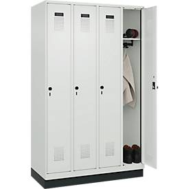 Kleiderspind C+P Evolo Plus, 4 Abteile, 300 mm Abteilbreite, mit Sockel, Anschlag rechts, B 1200 x T 500 x H 1950 mm, Drehriegel, lichtgrau/lichtgrau