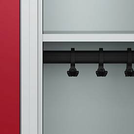 Kleiderspind C+P Evolo Plus, 4 Abteile, 300 mm Abteilbreite, mit untergebauter Sitzbank, B 1200 x T 815 x H 2120 mm, Zylinder, lichtgrau/rubinrot