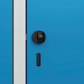 Kleiderspind C+P Evolo Plus, 4 Abteile à 300 mm Breite, schwebende Sitzbank, B 1200 x T 815 x H 2120 mm, Drehriegel, lichtgrau/lichtblau