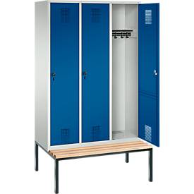Kleiderspind Evolo S 3000, untergebaute Sitzbank, 3 Abteile, Stahl, Sicherheitsdrehriegelverschluss, lichtgrau/enzianblau