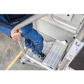 Munk Rollgerüst, mit Treppenzustieg, H 1940 mm, Klapprahmen, Hubrollen, Plattformhöhe einstellbar, Handläufe, Geländer, türengängig