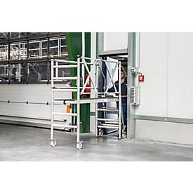 Munk Rollgerüst, mit Treppenzustieg, H 1940 mm, Klapprahmen, Hubrollen, Plattformhöhe einstellbar, Handläufe, Geländer, türengängig