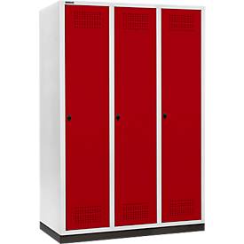 Schäfer Shop Genius Kleiderspind mit Sockel, 3 Abteile, 400 mm Abteilbreite, Sicherheitsdrehriegelverschluss, lichtgrau/rubinrot