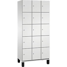 Armoire à casiers Cambio C+P, 3 compartiments, 15 casiers, sur pieds, L 900 x P 525 x H 1980 mm, gris clair