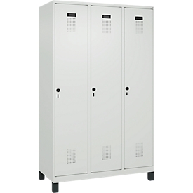 Kleiderspind C+P Evolo Plus, 3 Abteile, 400 mm Abteilbreite, mit Füßen, Anschlag rechts, B 1200 x T 500 x H 1950 mm, Drehriegel, lichtgrau/lichtgrau