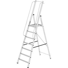 Munk Plattformleiter, 7 Stufen, Aluminium, stabile Rechteckrohr-Holme, große Plattform, Handläufe vormontiert, rutschsichere Leiterschuhe, 150 kg