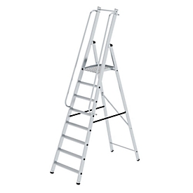 Munk Plattformleiter, 8 Stufen, Aluminium, stabile Rechteckrohr-Holme, grosse Plattform, Handläufe vormontiert, rutschsichere Leiterschuhe, 150 kg