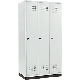 Schäfer Shop Genius Kleiderspind mit Sockel, 3 Abteile, 300 mm Abteilbreite, Sicherheitsdrehriegelverschluss, lichtgrau