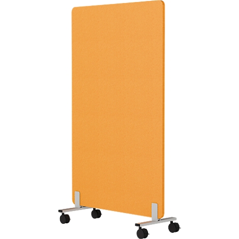 Cloison de séparation orange sur roulettes. Panneau rectangulaire, sur pieds métalliques, avec roulettes pour assurer la mobilité.
