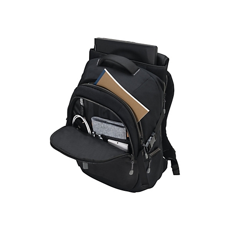 Schwarzer Rucksack mit Laptop, Notizbuch, Stiften und anderen GegenstÃ¤nden. Die Tasche ist geÃ¶ffnet.