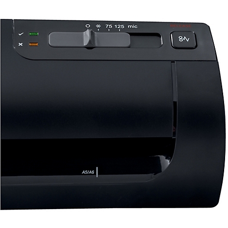 Detailaufnahme eines schwarzen Laminiergeräts mit Bedienelementen und Beschriftungen: O, 75, 125, mic und A5/A6.