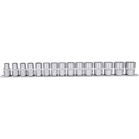 Reihe von Steckschlüsseln in einem Halter. Alle aus Metall, von verschiedenen Größen.