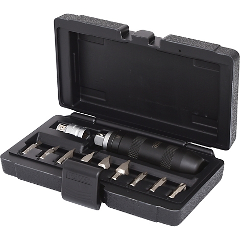 Schwarzer Werkzeugkoffer mit Schraubendreher-Set. Der Koffer ist geöffnet und zeigt einen Schraubendreher und mehrere Bits.