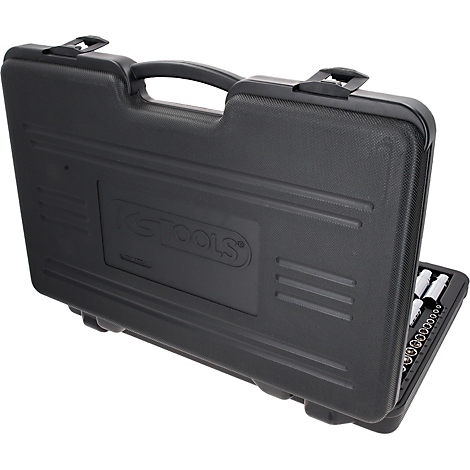 Schwarzer Werkzeugkoffer mit silbernen Werkzeugen. Auf der Vorderseite steht "KS TOOLS".