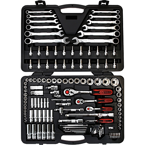 Werkzeugkoffer mit verschiedenen Werkzeugen. Schlüssel, Schraubenschlüssel und Steckschlüssel. Alles in einem schwarzen Koffer.