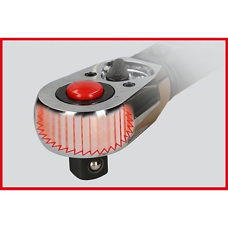 Detailaufnahme eines Schraubenschlüssels, der rote Knopf und die Zahnstruktur sind hervorgehoben.