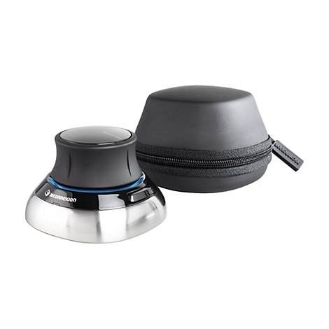 Ein 3Dconnexion SpaceMouse-Controller, neben einem schwarzen, kegelförmigen Etui mit Reißverschluss. Der Controller hat eine schwarze Oberseite mit Aufschrift "Bluetooth Edition" und einen silbernen Sockel.