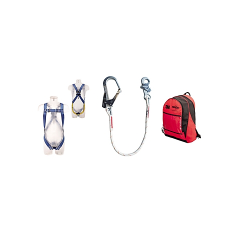 Auffanggurt, Verbindungsmittel und Rucksack vor weißem Hintergrund.