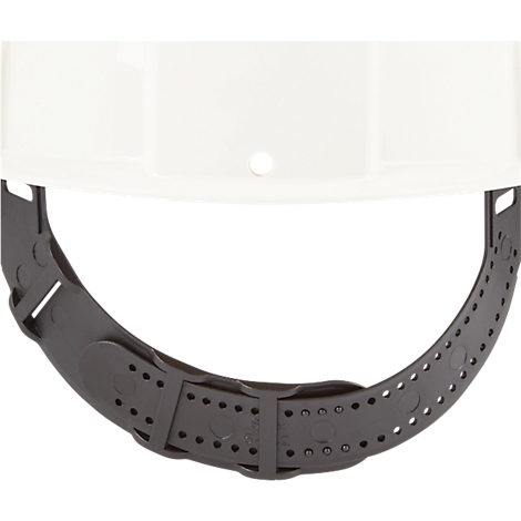 Nahaufnahme eines weißen Schutzhelms mit einem schwarzen Kinnriemen.