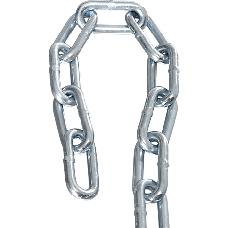 Nahaufnahme einer hängenden, metallischen Kette. Die einzelnen Kettenglieder sind ineinander verschlungen und haben eine glänzende Oberfläche.