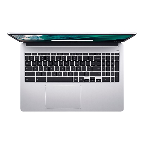 Draufsicht auf einen silbernen Laptop mit geÃ¶ffnetem Display. Schwarze Tasten, groÃŸes Touchpad. Hintergrund weiÃŸ.