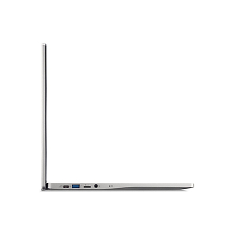 Seitenansicht eines silberfarbenen Laptops, der sich teilweise geöffnet vor weißem Hintergrund befindet.